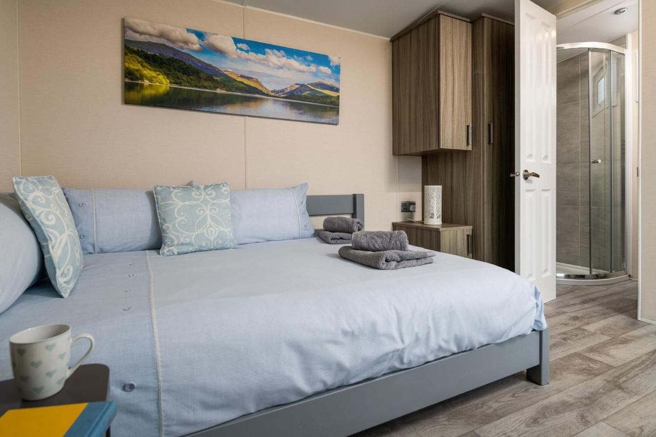 Waenfechan Glamping With Hot Tubs Colwyn Bay Exterior foto